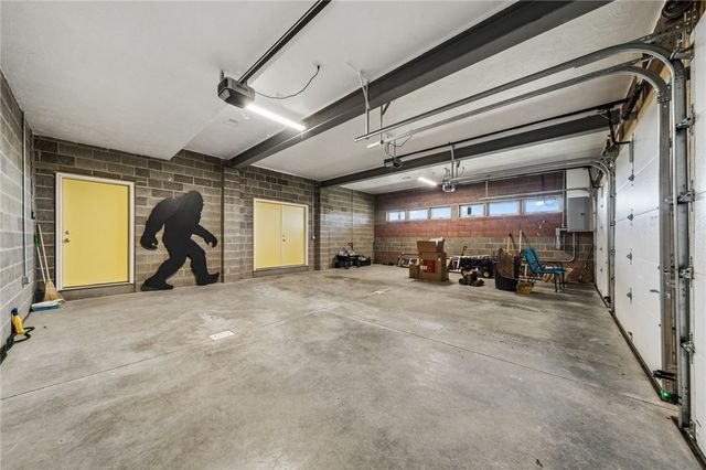 1029 Hoffman Rd, South Huntingdon, PA 15479