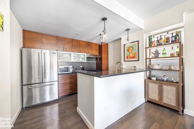 225 W 60th St Apt 9C, New York City, NY 10023