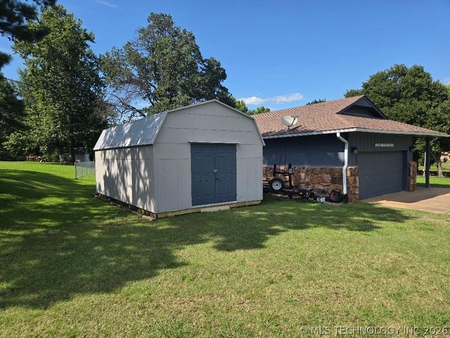 15 Ridgeway Lane, Eufaula, OK 74432