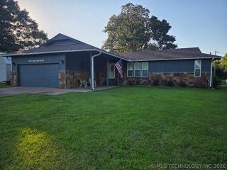 15 Ridgeway Lane, Eufaula, OK 74432