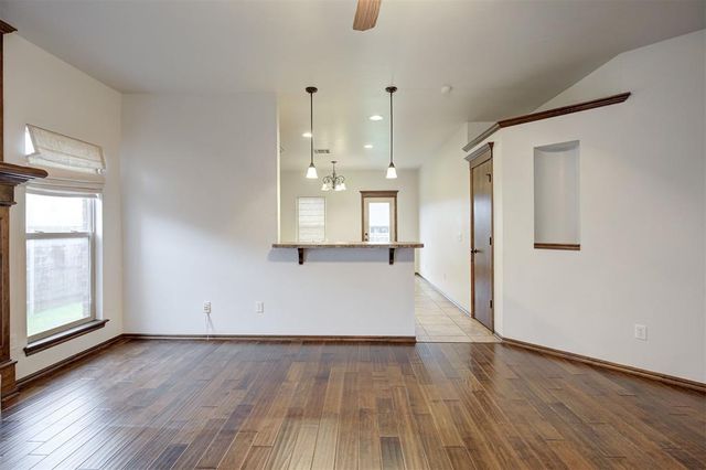 1824 NE 32nd Street, Moore, OK 73160