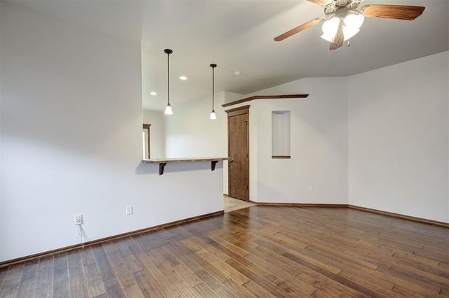 1824 NE 32nd Street, Moore, OK 73160