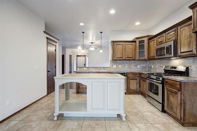 1824 NE 32nd Street, Moore, OK 73160