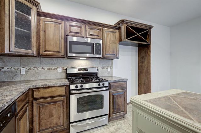 1824 NE 32nd Street, Moore, OK 73160