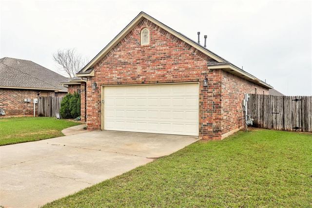1824 NE 32nd Street, Moore, OK 73160