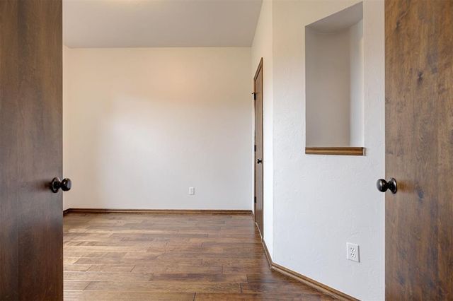 1824 NE 32nd Street, Moore, OK 73160