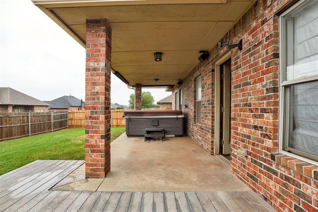 1824 NE 32nd Street, Moore, OK 73160