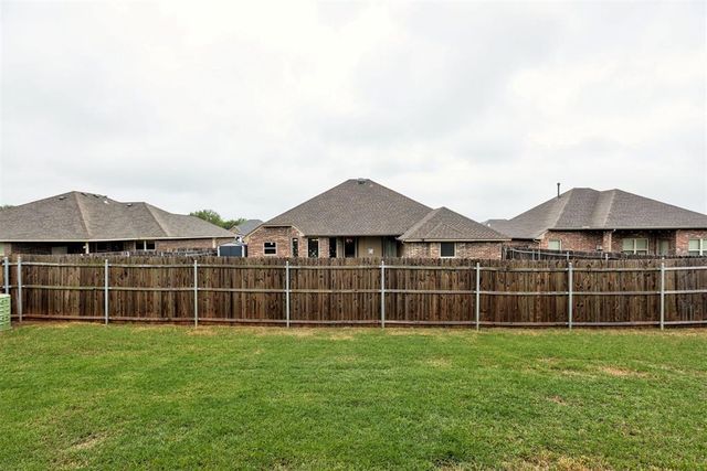 1824 NE 32nd Street, Moore, OK 73160