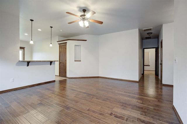 1824 NE 32nd Street, Moore, OK 73160