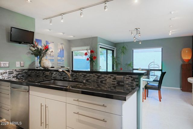 110 W VICTORIA Square, Phoenix, AZ 85013