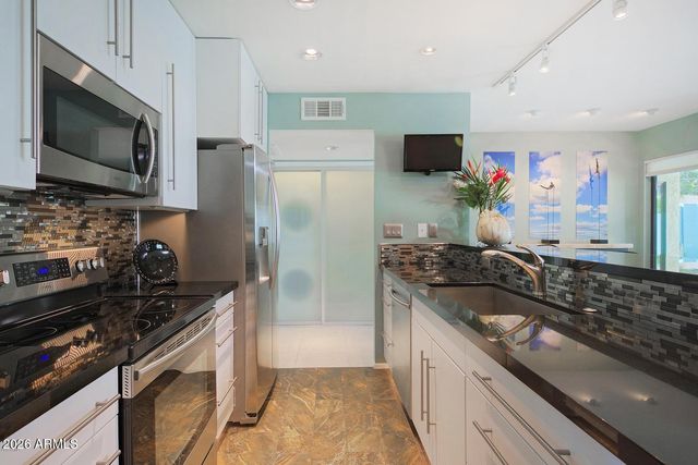 110 W VICTORIA Square, Phoenix, AZ 85013