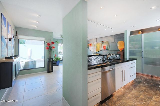 110 W VICTORIA Square, Phoenix, AZ 85013