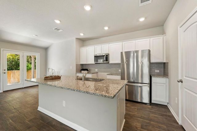 252 Bunting LN, Bertram, TX 78605