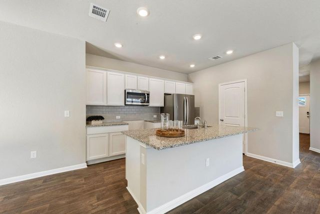 252 Bunting LN, Bertram, TX 78605