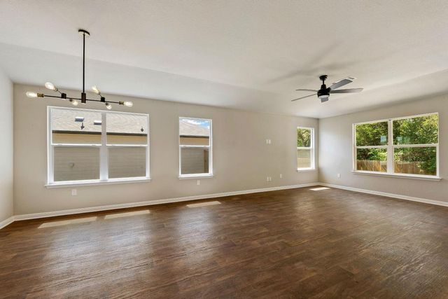 252 Bunting LN, Bertram, TX 78605