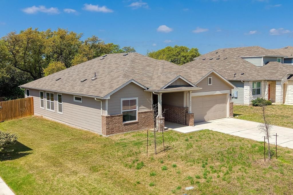 252 Bunting LN, Bertram, TX 78605