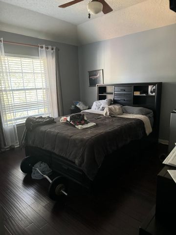 1722 Evergreen Lane, Pasadena, TX 77586