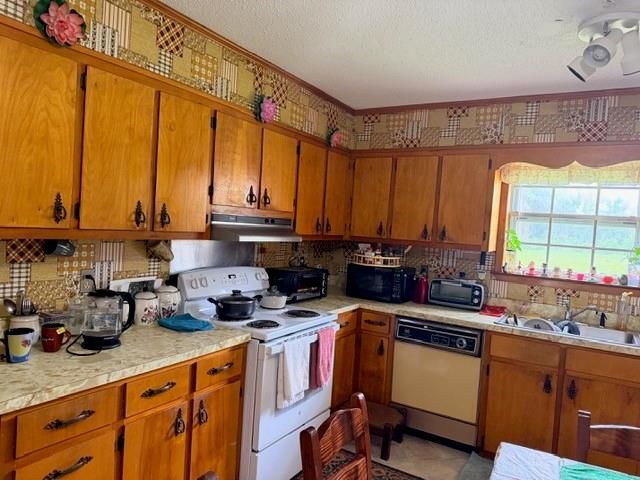 12860 Orchard Drive N, Grand Bay, AL 36541