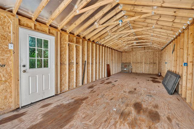 210 E Cedar ST, Seguin, TX 78155