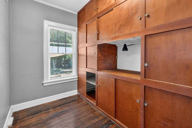 210 E Cedar ST, Seguin, TX 78155