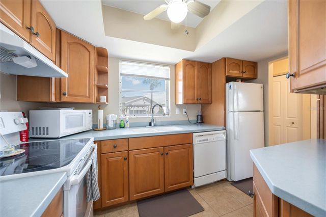 6118 CORAL WAY, Bradenton, FL 34207