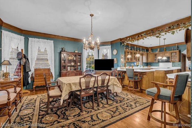 11 Poplar Park Boulevard, Pleasant Ridge, MI 48069