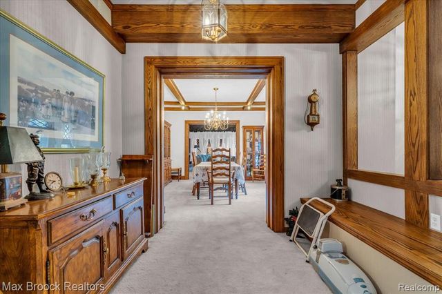 11 Poplar Park Boulevard, Pleasant Ridge, MI 48069