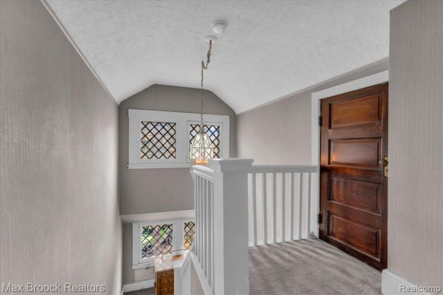 11 Poplar Park Boulevard, Pleasant Ridge, MI 48069