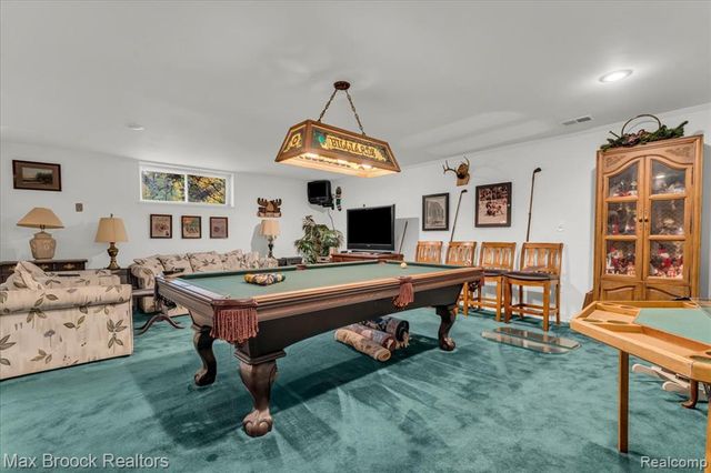 11 Poplar Park Boulevard, Pleasant Ridge, MI 48069