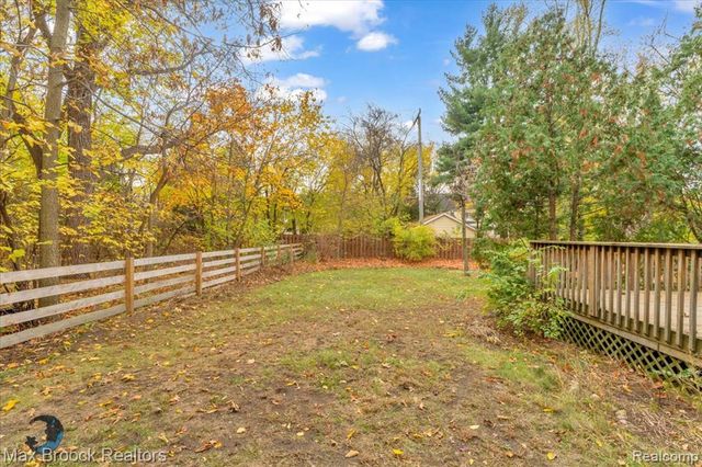 11 Poplar Park Boulevard, Pleasant Ridge, MI 48069