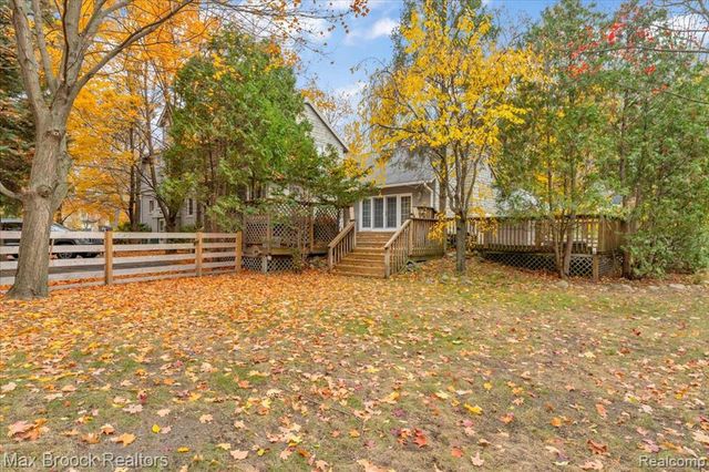 11 Poplar Park Boulevard, Pleasant Ridge, MI 48069