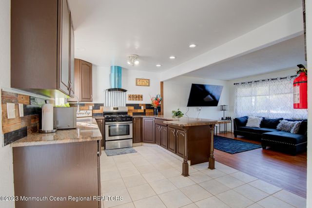 1099 Fairview Drive, Toms River, NJ 08753