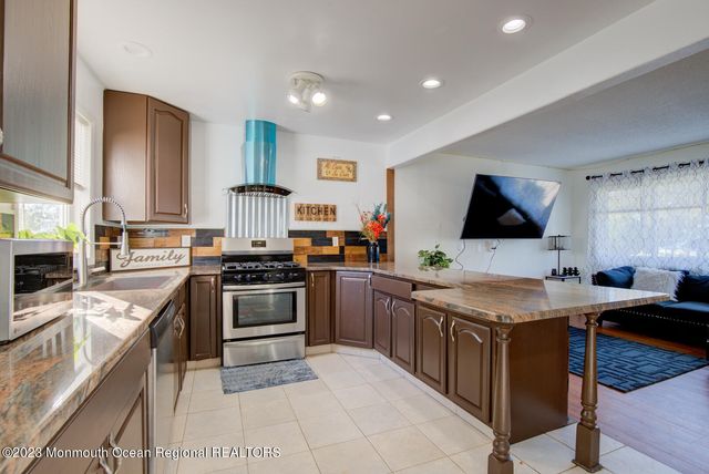 1099 Fairview Drive, Toms River, NJ 08753