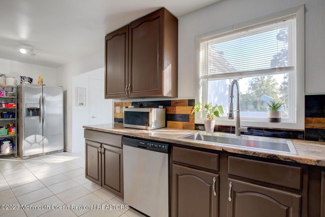 1099 Fairview Drive, Toms River, NJ 08753