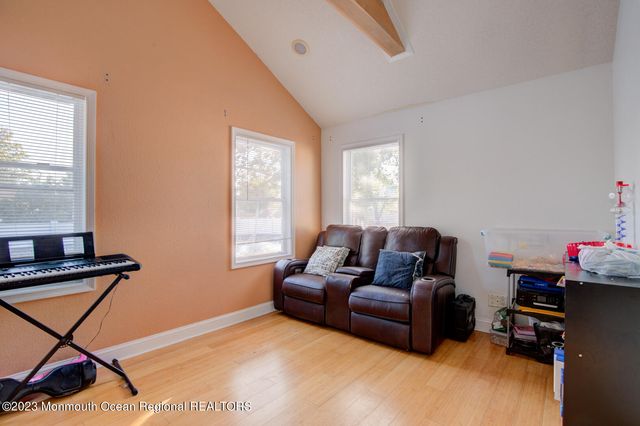 1099 Fairview Drive, Toms River, NJ 08753