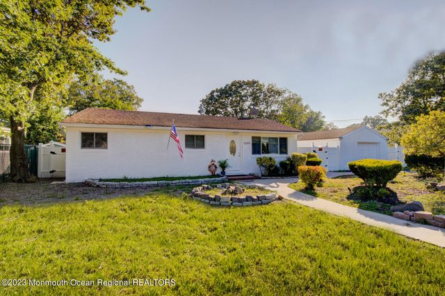 1099 Fairview Drive, Toms River, NJ 08753