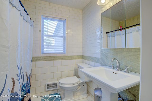 1099 Fairview Drive, Toms River, NJ 08753