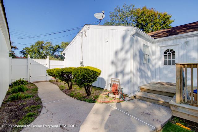 1099 Fairview Drive, Toms River, NJ 08753