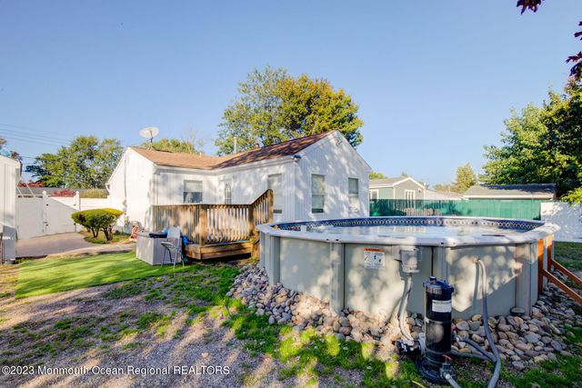 1099 Fairview Drive, Toms River, NJ 08753