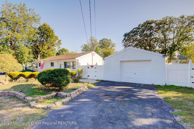 1099 Fairview Drive, Toms River, NJ 08753