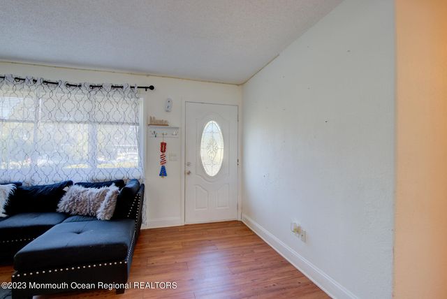 1099 Fairview Drive, Toms River, NJ 08753