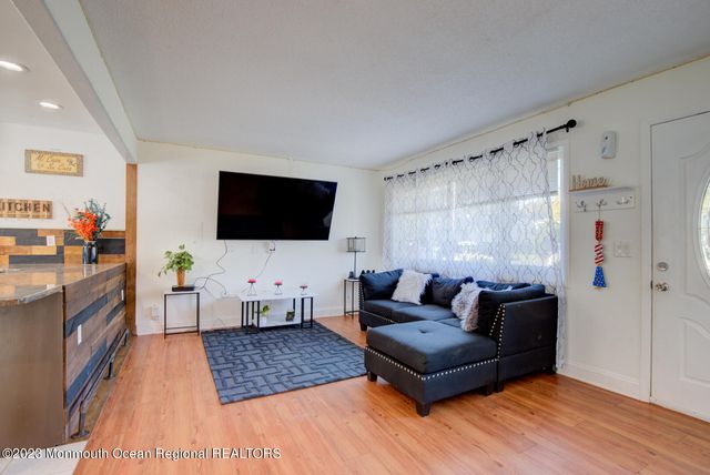 1099 Fairview Drive, Toms River, NJ 08753