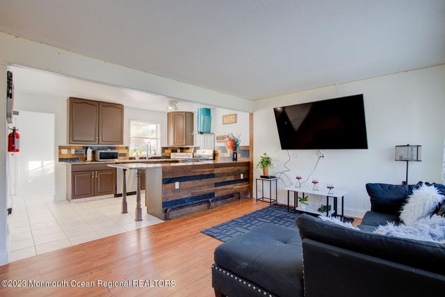 1099 Fairview Drive, Toms River, NJ 08753