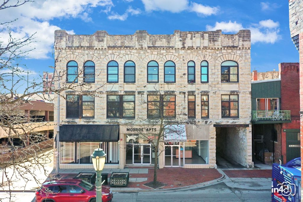 20 E Cass Street, Joliet, IL 60432