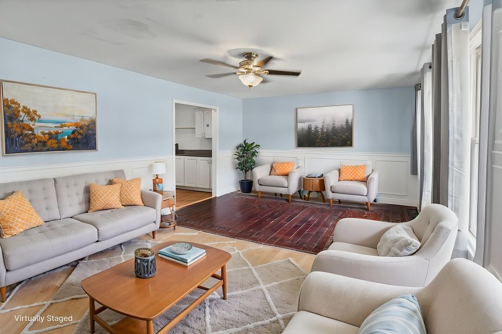 Image 13 of property listing at 4401 Woodglen Lane, Mt Vernon, IL 62864