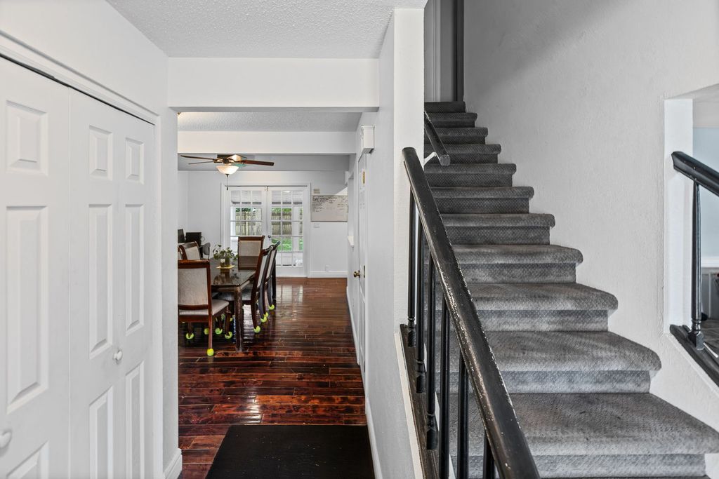 Image 29 of property listing at 4401 Woodglen Lane, Mt Vernon, IL 62864