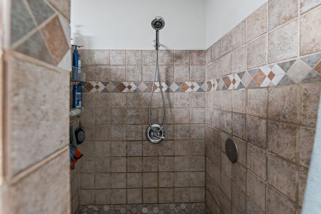 Image 36 of property listing at 4401 Woodglen Lane, Mt Vernon, IL 62864