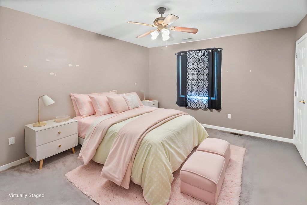 Image 43 of property listing at 4401 Woodglen Lane, Mt Vernon, IL 62864