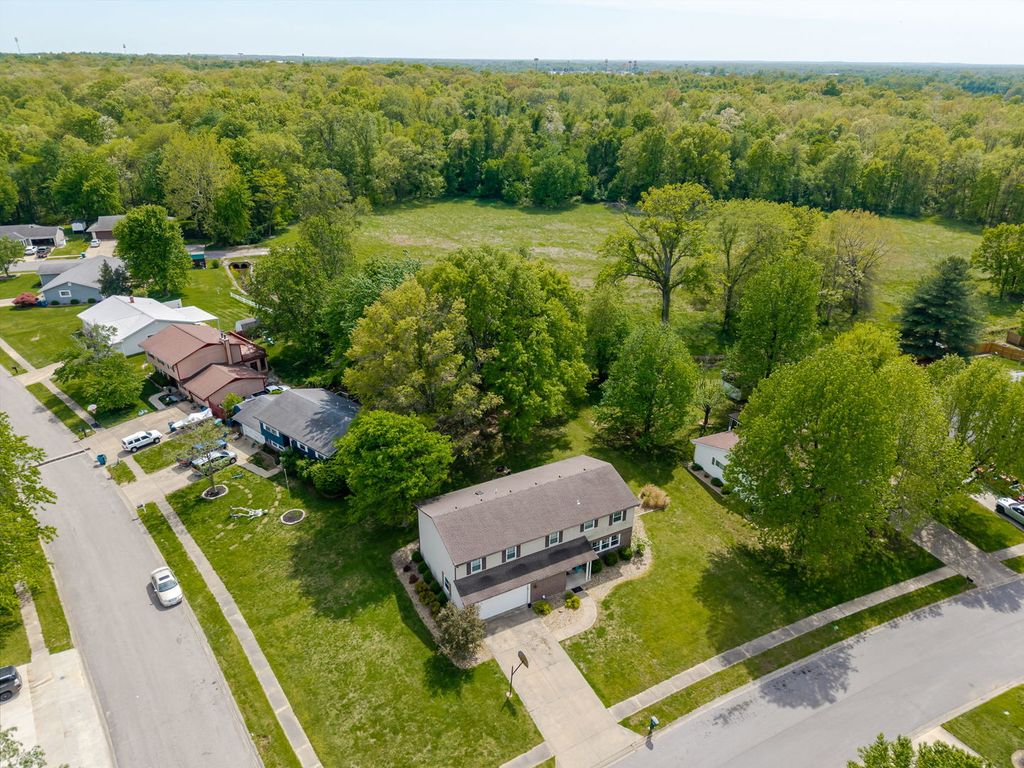 Image 49 of property listing at 4401 Woodglen Lane, Mt Vernon, IL 62864