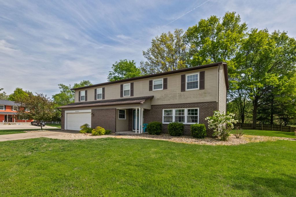 Image 50 of property listing at 4401 Woodglen Lane, Mt Vernon, IL 62864